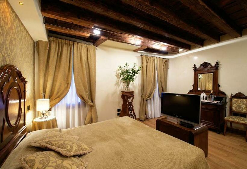 اتاق سوپریور با چشم‌انداز, Casa Nicolo Priuli