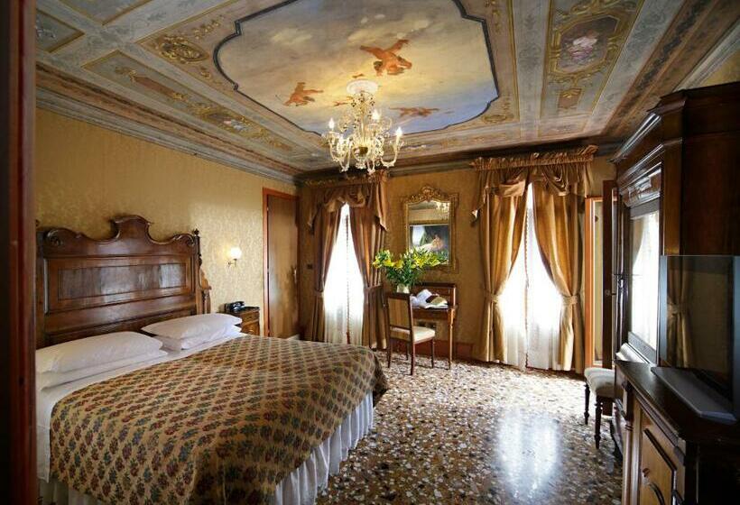 اتاق لوکس با چشم‌انداز, Casa Nicolo Priuli