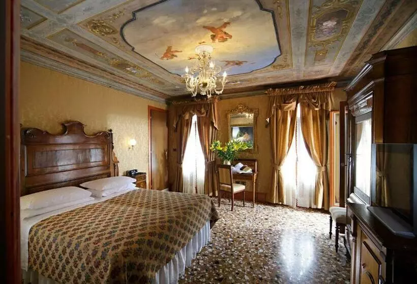 اتاق لوکس با چشم‌انداز, Casa Nicolo Priuli