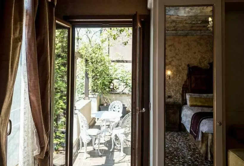 اتاق لوکس با چشم‌انداز, Casa Nicolo Priuli