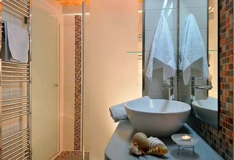 استودیو ساده, Fundana Villas