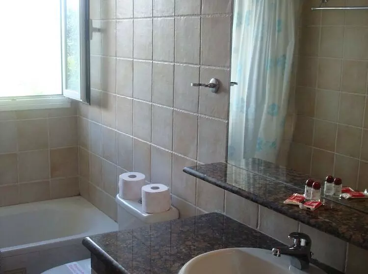 اتاق خانوادگی پایه, Fundana Villas