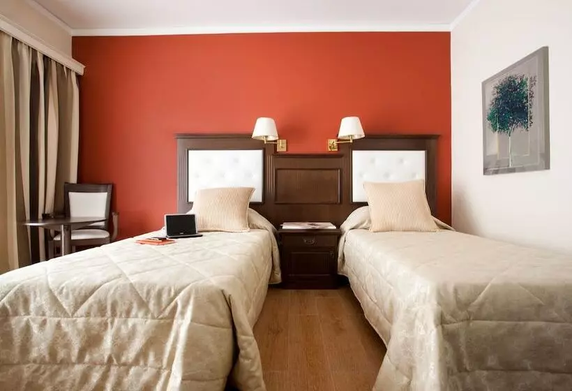 Chambre Standard Individuelle, Achillion Palace