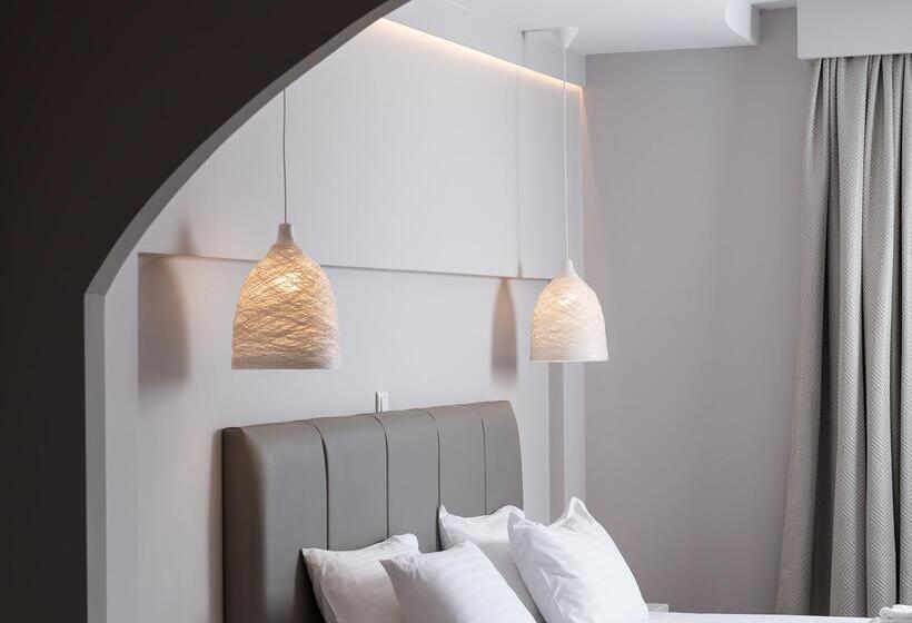 غرفة عائلية مطلّة علي الحديقة, Alexandros Palace