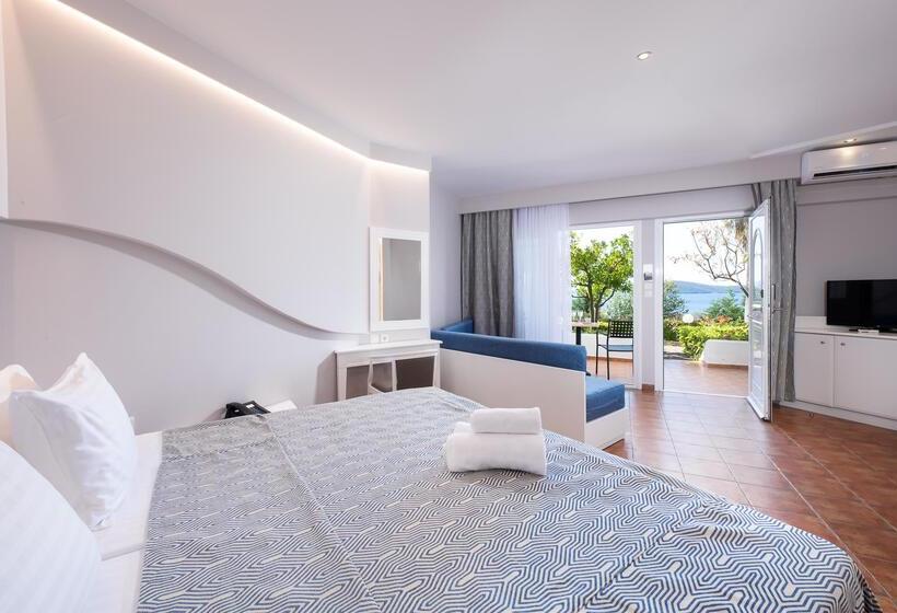 غرفة عائلية مطلّة علي البحر, Alexandros Palace