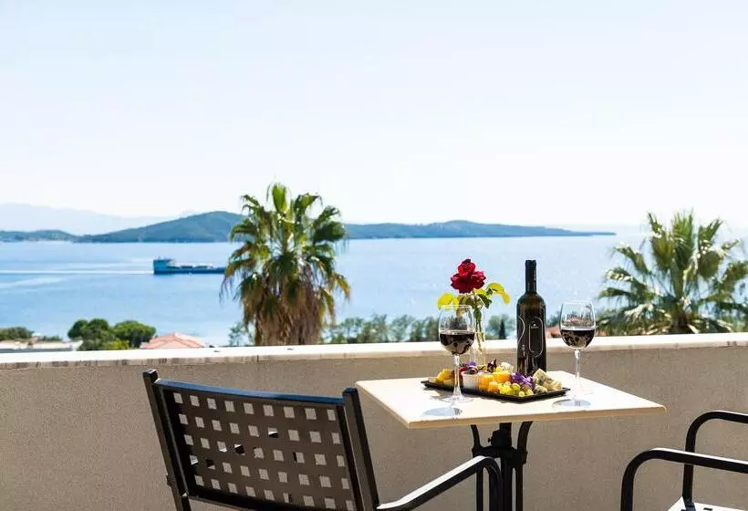 スイート(家族用), Alexandros Palace
