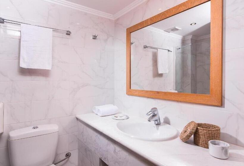 غرفة قياسية مطلّة علي الحديقة, Alexandros Palace