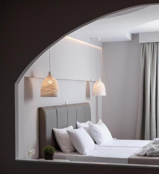 غرفة عائلية مطلّة علي الحديقة, Alexandros Palace