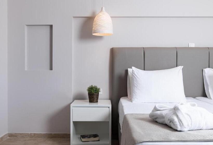 غرفة عائلية مطلّة علي الحديقة, Alexandros Palace