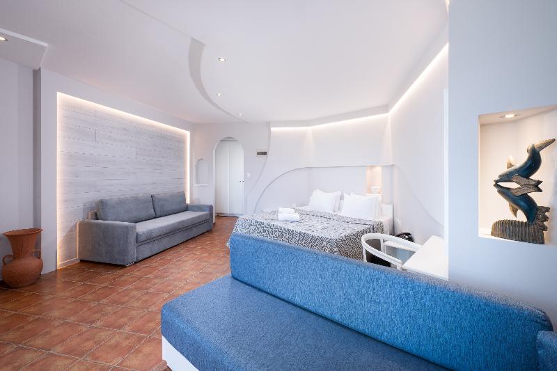 غرفة عائلية مطلّة علي البحر, Alexandros Palace