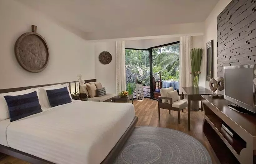 اتاق لوکس با چشم‌انداز باغ, Anantara Bophut Koh Samui Resort