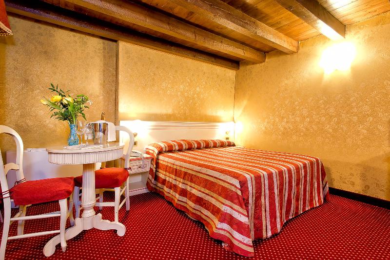 اتاق سوپریور سه تخته, Ca  San Polo