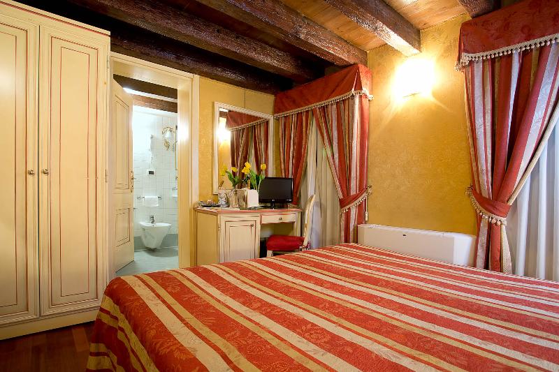 اتاق کلاسیک, Ca  San Polo