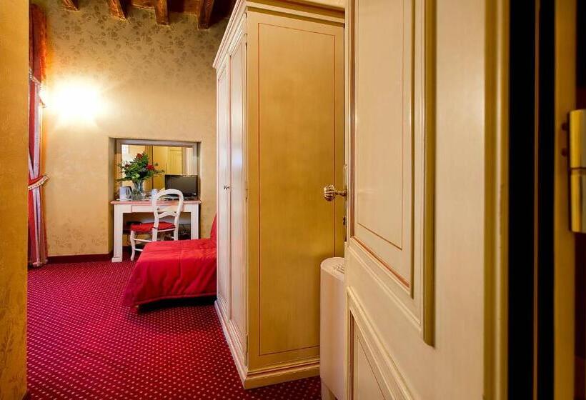 اتاق سوپریور سه تخته, Ca  San Polo