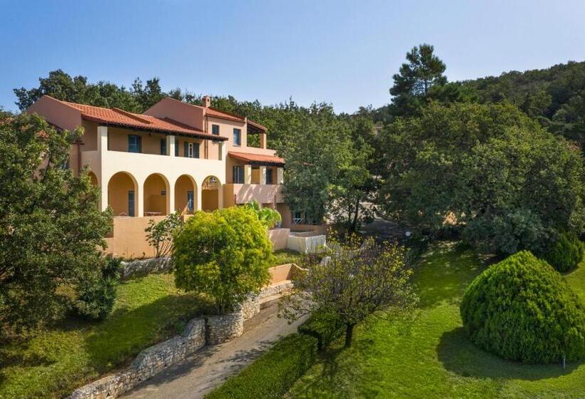 اتاق خانوادگی با چشم‌انداز باغ, Century Resort