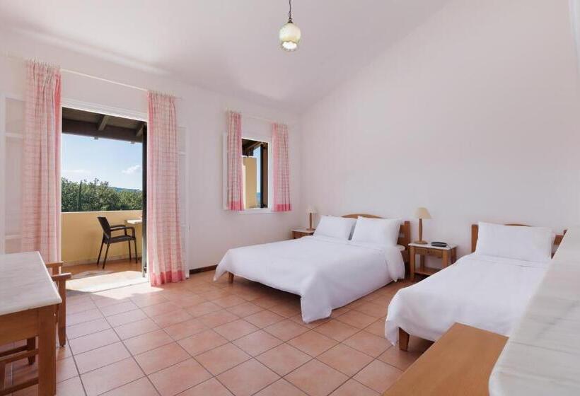 חדר משפחתי צדדי נוף לים, Century Resort