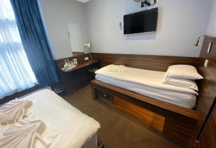 Номер Стандарт Трехместный, Crestfield