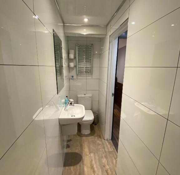 Номер Стандарт Трехместный, Crestfield