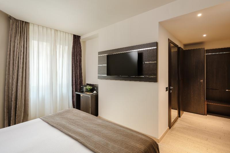 Трехместный Номер Deluxe, Elysee Hyde Park