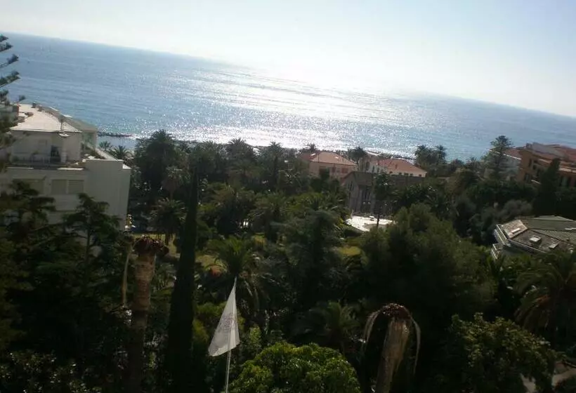 اتاق استاندارد یک نفره با چشم‌انداز دریا, Grand Hotel & Des Anglais Spa