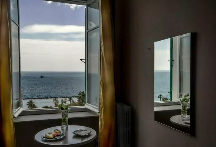 اتاق استاندارد یک نفره با چشم‌انداز دریا, Grand Hotel & Des Anglais Spa