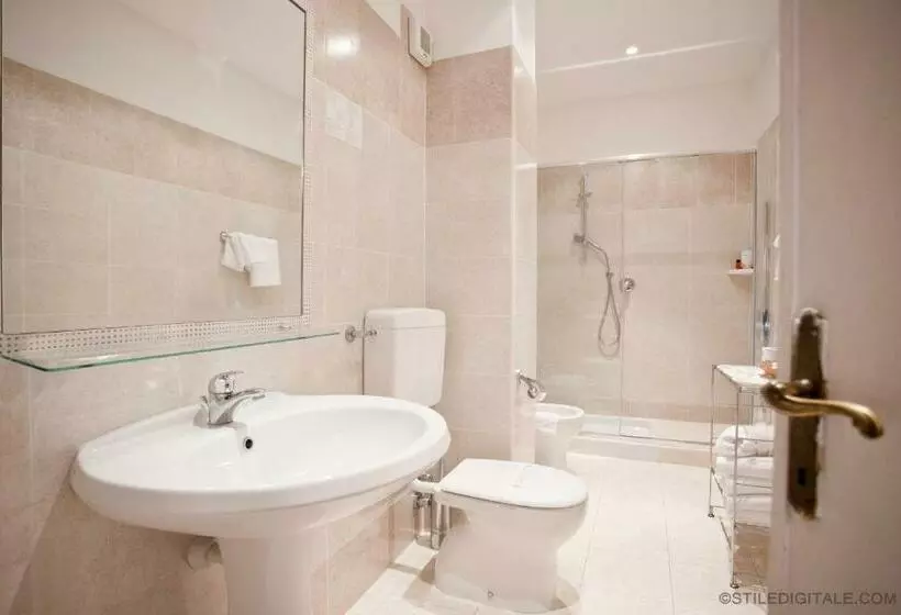 اتاق استاندارد چهار تخته, Grand Hotel & Des Anglais Spa