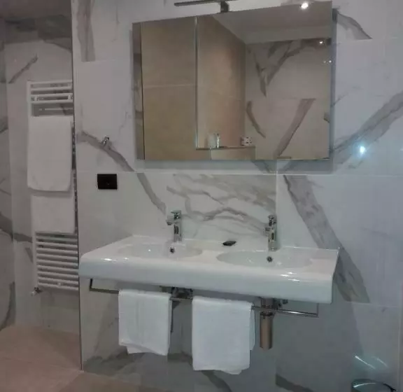 اتاق سوپریور با چشم‌انداز دریا, Grand Hotel & Des Anglais Spa