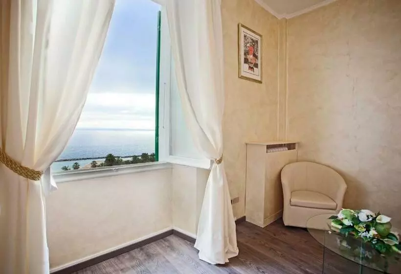 اتاق سوپریور با چشم‌انداز دریا, Grand Hotel & Des Anglais Spa