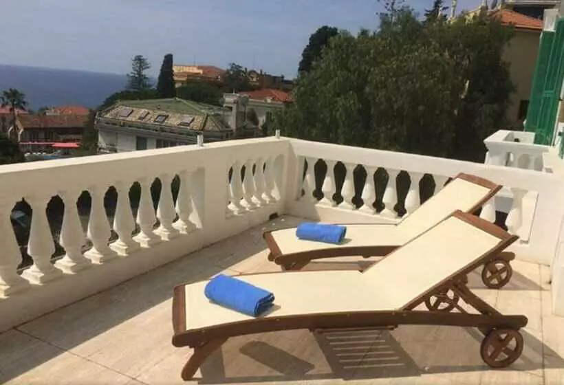 سوییت با چشم‌انداز دریا, Grand Hotel & Des Anglais Spa
