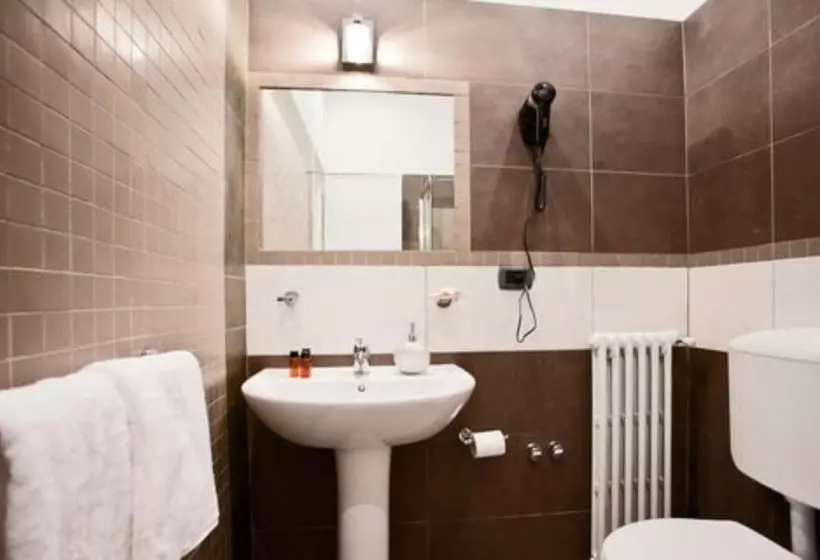 سوییت با چشم‌انداز دریا, Grand Hotel & Des Anglais Spa