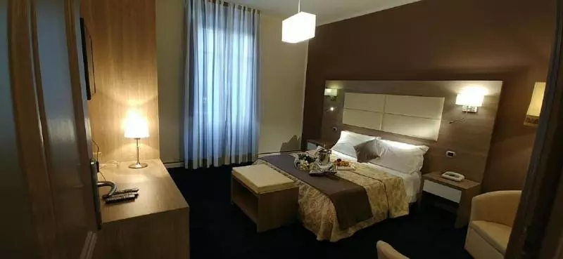 اتاق استاندارد چهار تخته, Grand Hotel & Des Anglais Spa