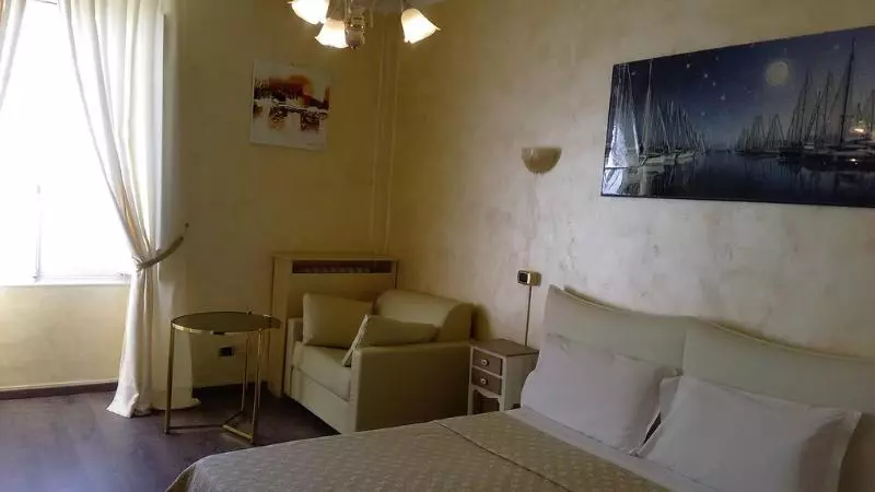 اتاق استاندارد سه نفره, Grand Hotel & Des Anglais Spa