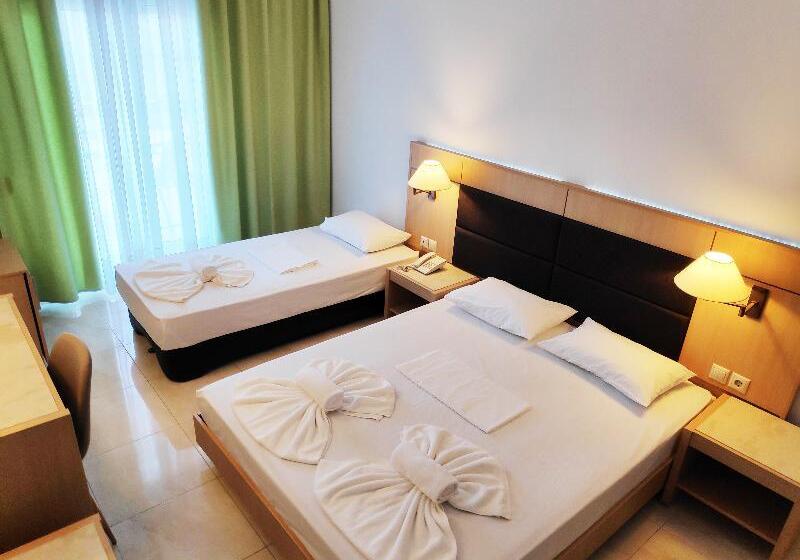 غرفة كلاسيكية ثلاثية, Halkidiki Palace