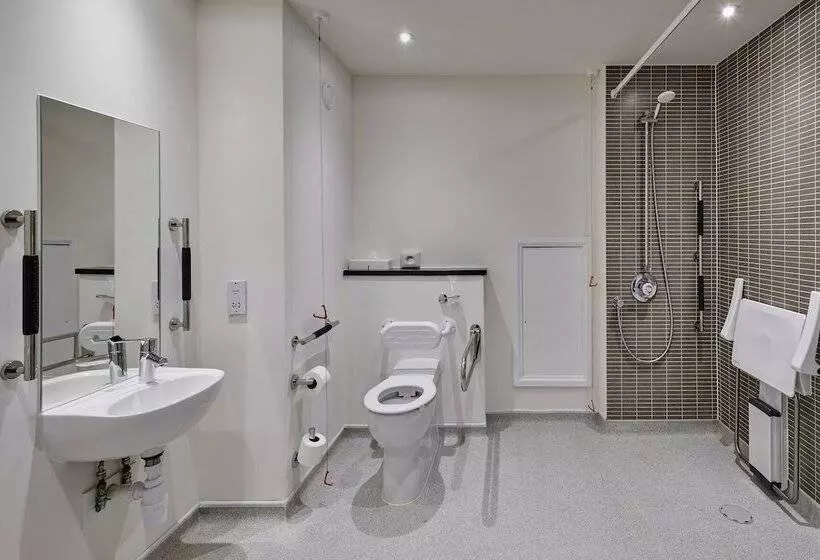 身障者適用スタンダードルーム, Holiday Inn Haydock, An Ihg