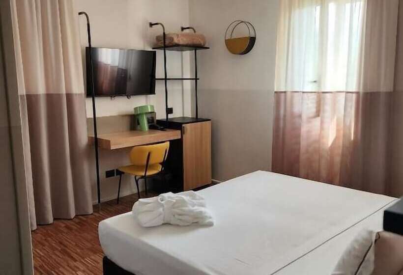 Habitació Estàndard, Bleis