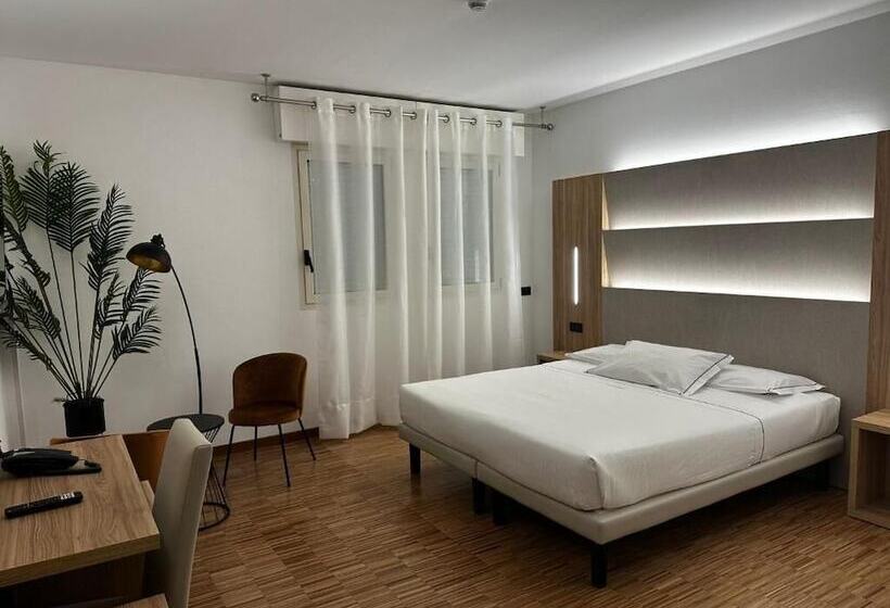 Habitació Estàndard, Bleis