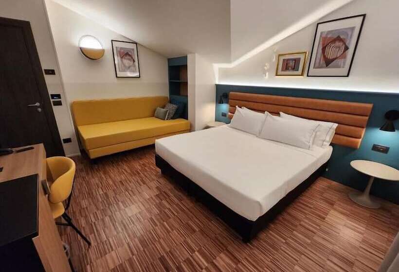 Habitació Triple Estàndard, Bleis