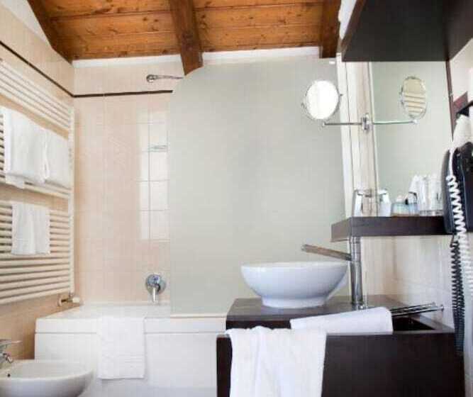 Habitació Superior, Bleis