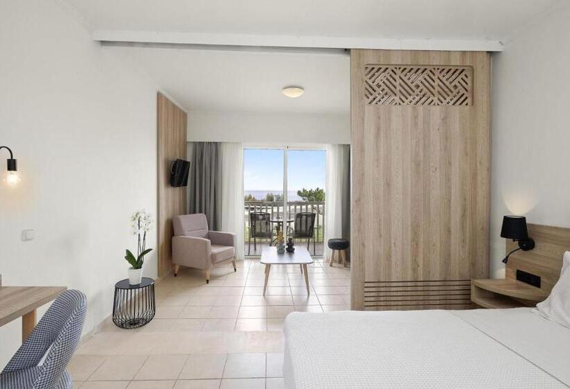 غرفة عائلية مطلّة علي البحر, Labranda Kiotari Miraluna Resort