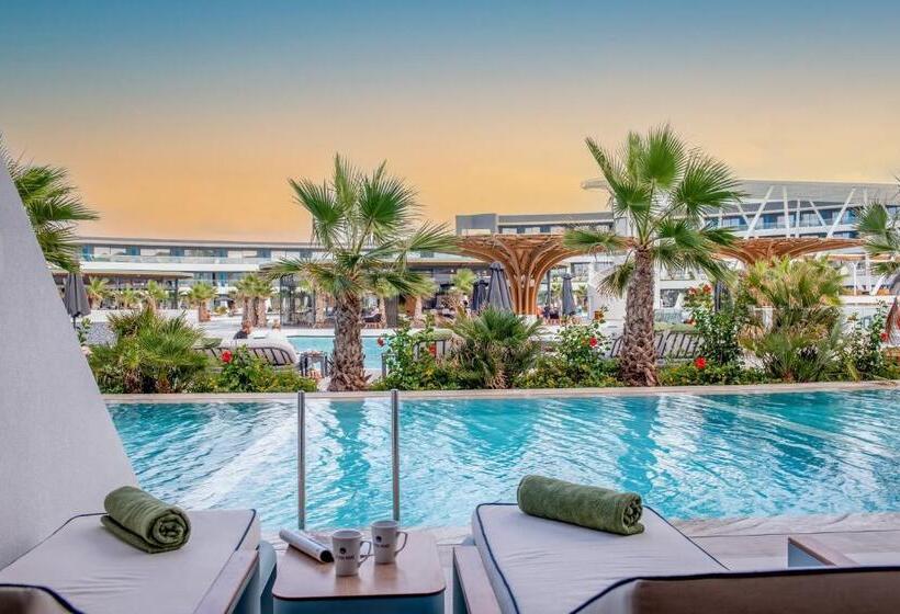 غرفة عائلية مطلّة علي البحر, Labranda Kiotari Miraluna Resort