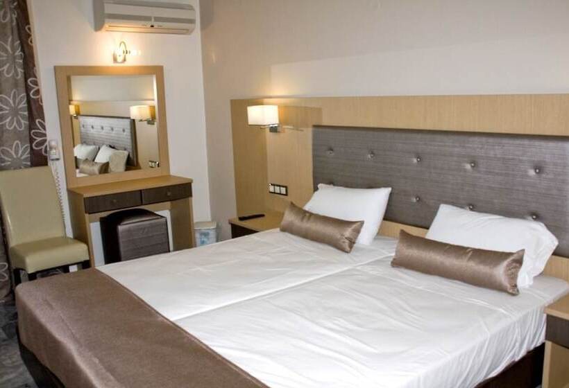 חדר סופריור, Lintzi