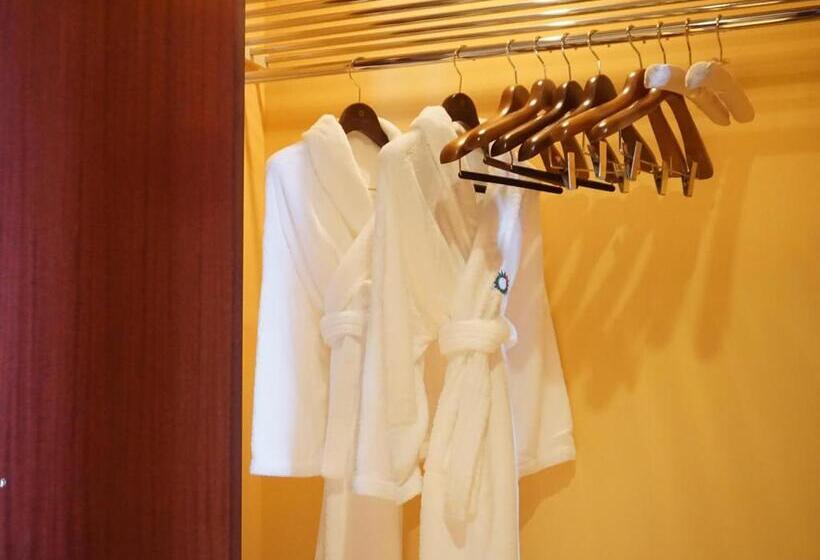 غرفة ديلوكس, Mito Plaza