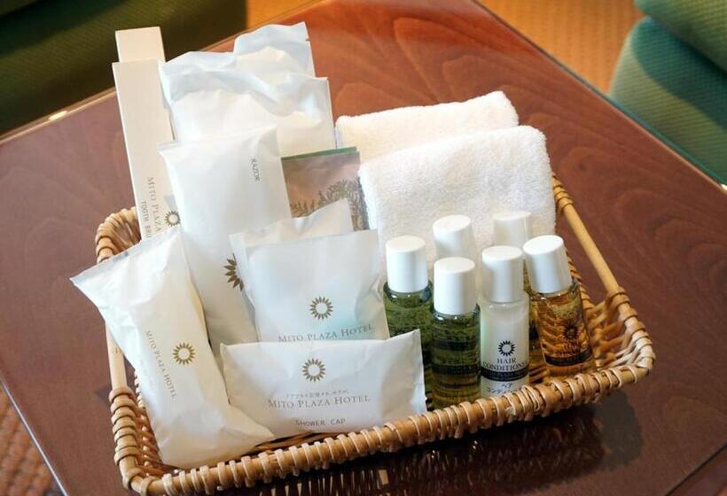 غرفة قياسية ثلاثية, Mito Plaza