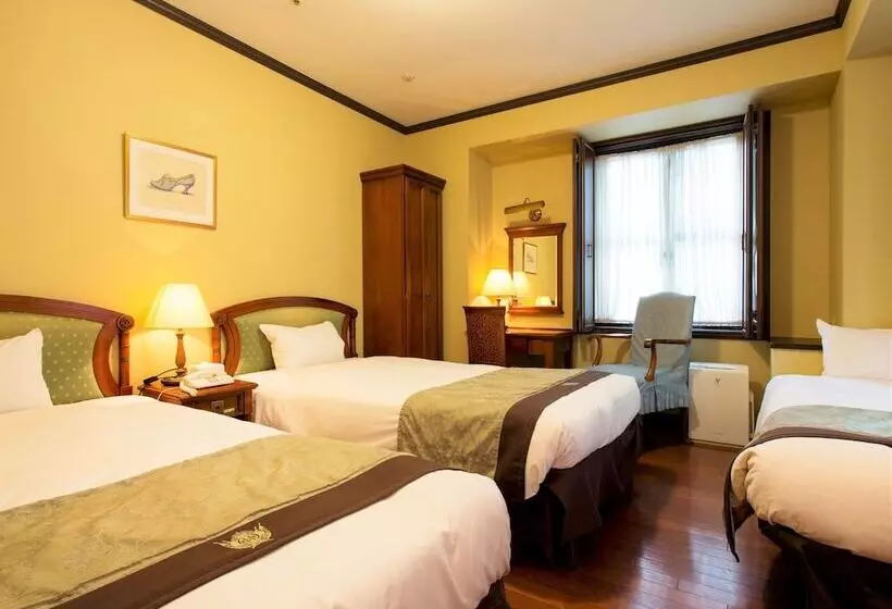 اتاق استاندارد سه نفره, Monterey Osaka