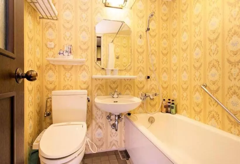 اتاق استاندارد سه نفره, Monterey Osaka