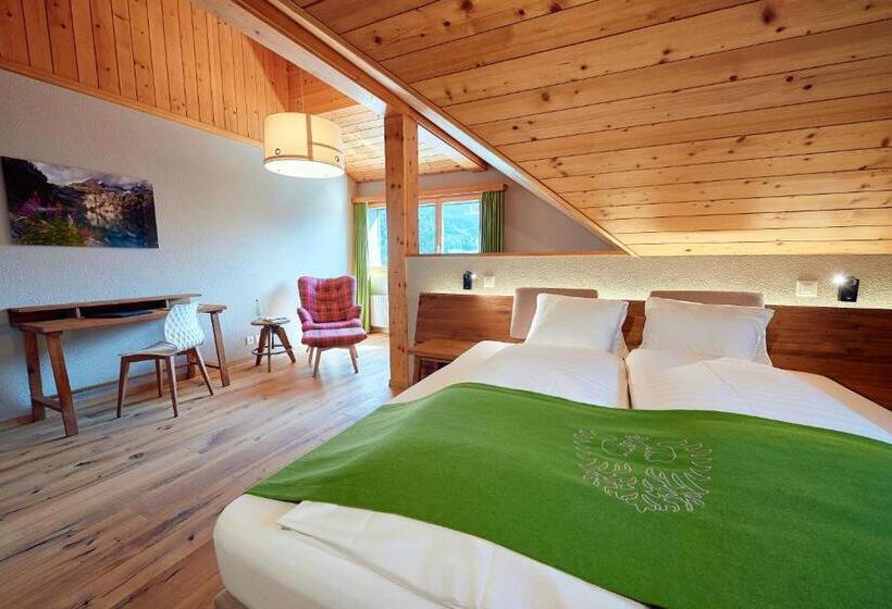 חדר משפחתי דלוקס, National