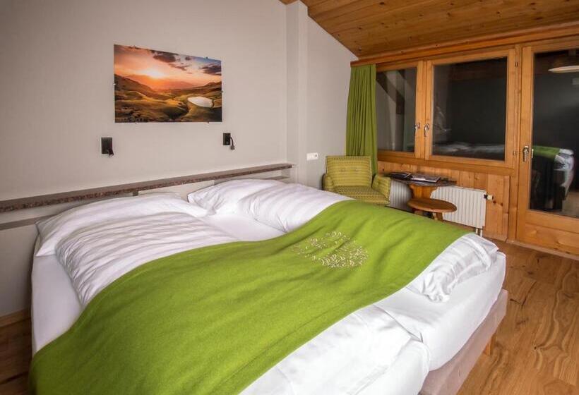 חדר סטנדרט עם מרפסת, National