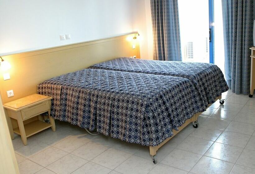 غرفة قياسية مطلّة علي البحر, New Grande Mare