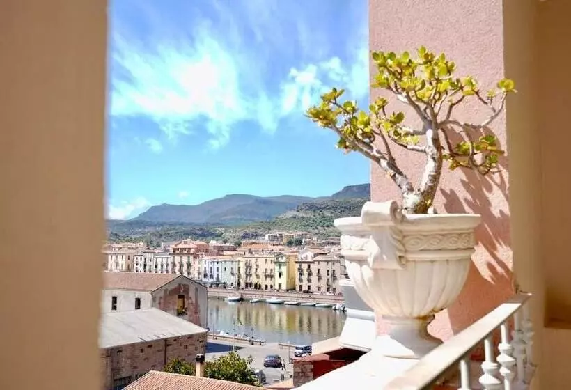 Superior Room with Terrace, Palazzo Pischedda
