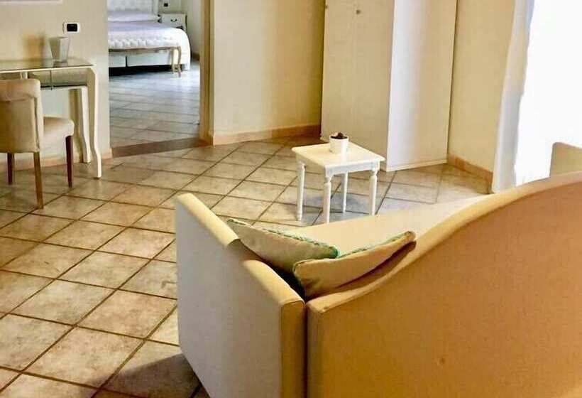 חדר משפחתי, Palazzo Pischedda